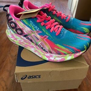 NWT ASICS Noosa Tri Running Shoes